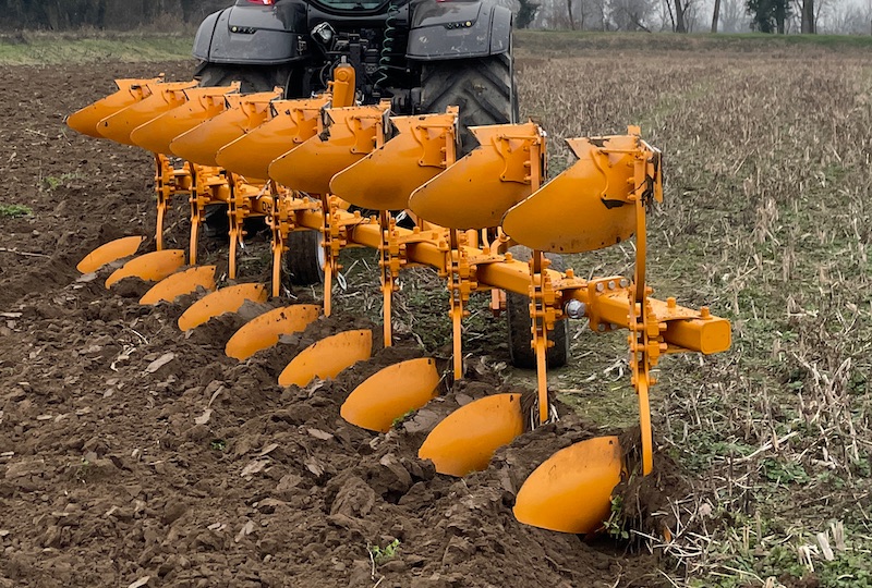 Moro Aratri Ecosystem Ecoplough im Feldeinsatz